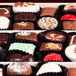 Czekoladowe pralinki na dzień mamy Decor Trio z napisem Dla cudownej mamy - MountBlanc - 3