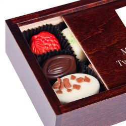 Szkatułka Smooth z Twoim tekstem. Czekoladki z nadrukiem - MountBlanc - 4