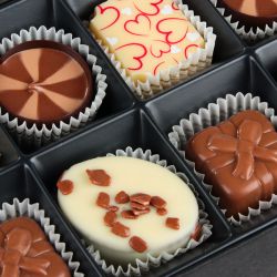 Bombonierka Premium White Mini. Pomysł na prezent rocznica ślubu. - MountBlanc - 3