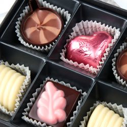 Czekoladki Premium White Mini z okazji Pierwszej Komunii Świętej dla dziewczynki - MountBlanc - 3