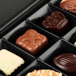 Bombonierka z okazji Dnia Dziadka Chocolate Box Black Mini z Twoimi życzeniami - MountBlanc - 4