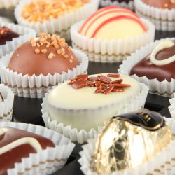 Bombonierka na rocznicę ślubu Chocolate Box White z Twoimi życzeniami - MountBlanc - 3