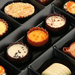 Bombonierka na Halloween Chocolate Box Medium Straaasznie fajny chłopak z Twoim zdjęciem - MountBlanc - 4
