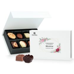 Praliny dla emerytki Chocolate Box Mini White z życzeniami - MountBlanc - 1
