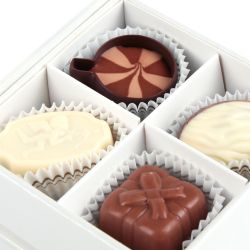 Czekoladowy upominek Finesse White no.1 Powiększa nam się rodzina z życzeniami - MountBlanc - 4