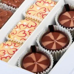 Czekoladki belgijskie Finesse White no.2 Powiększa nam się rodzina z Twoimi życzeniami - MountBlanc - 3