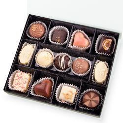 Prezent z gratulacjami z okazji narodzin synka Chocolate Box Medium White z życzeniami - MountBlanc - 3