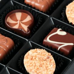 Prezent na Dzień Nauczyciela Chocolate Box Mini Black z życzeniami