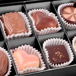 Prezent z okazji Pierwszej Komunii Świętej Chocolate Box White Mini z Twoimi życzeniami - MountBlanc - 4