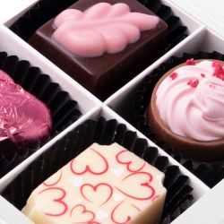 Czekoladki dla dziewczynki na Dzień Dziecka Finesse White no.1 "Słodka Królewna" z imieniem dziecka - MountBlanc - 3