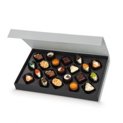 Czekoladki na święta Christmas Chocolate Box Silver z logo Twojej firmy i życzeniami - MountBlanc - 3