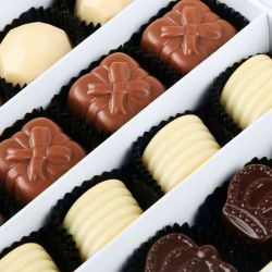 Czekoladki z okazji urodzin Finesse White no.3