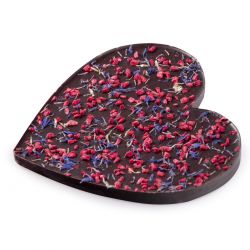 Chocolate Heart Box no.8 z okazji Dnia Kobiet. Czekoladowe serce deserowa z malinami i płatkami chabrów