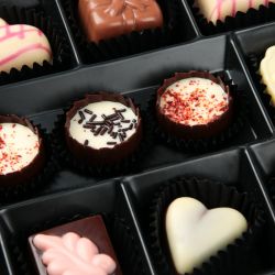 Bombonierka dla kobiety Premium White Najsłodsze życzenia