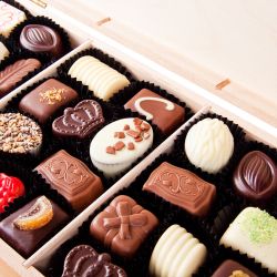 Czekoladki z okazji Dnia Kobiet Decor Trio Light z Twoimi życzeniami