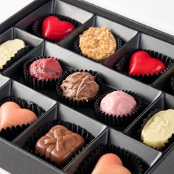 Czekoladki Chocolate Box Medium White Kocham Cię