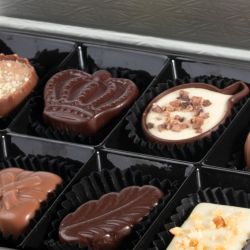 Bombonierka Chocolate Box Silver Mini z pralinami