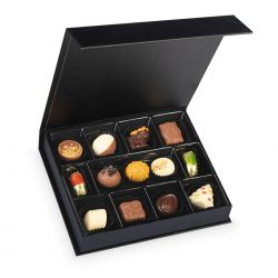 Pralinki na Boże Narodzenie Christmas Chocolate Box Black Medium z logo firmy i życzeniami - MountBlanc - 3