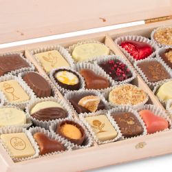 Decor Trio Light z okazji Pierwszej Komunii Świętej z życzenami, słodkości na komunię - MountBlanc - 3