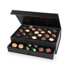 Czekoladki na imieniny Chocolate Tower Black z Twoimi życzeniami