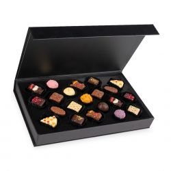 Bombonierka świąteczna Chocolate Box Black z Twoimi życzeniami - MountBlanc - 3